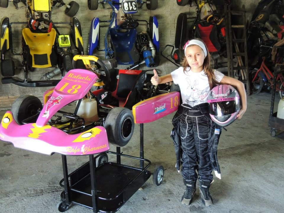 Piloto Rafaela Ferreira na época do kart